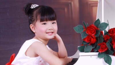 爸爸教我弹尤克里里