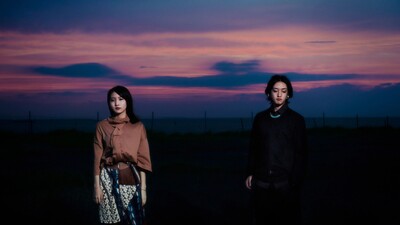 夜に駆ける (向夜晚奔去)