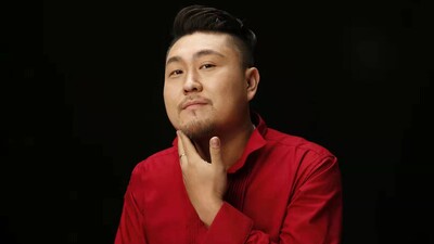 哭红了眼 泪流满面